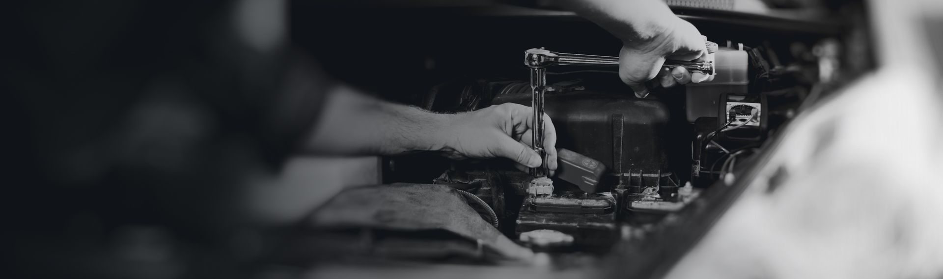 Kfz-Mechaniker bei der Arbeit